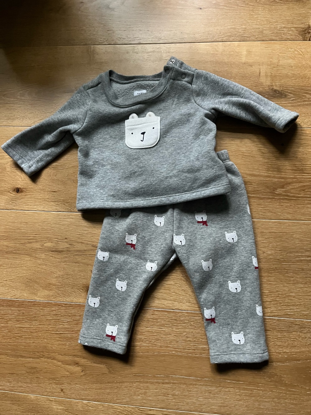 0-3 babyGAP Gray Bear Applique Two-Piece Matching Sweat Set